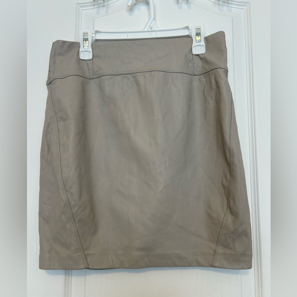 Dynamite Taupe Mini Skirt